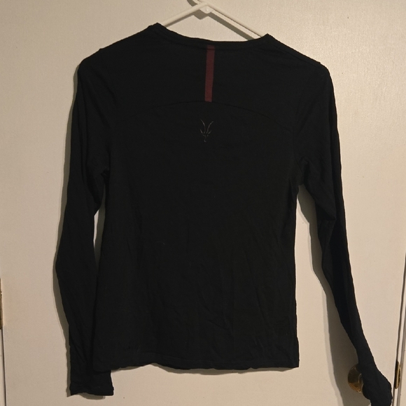 Ibex Women's Classic Black Long Sleeve Tee. - Picture 4 of 6